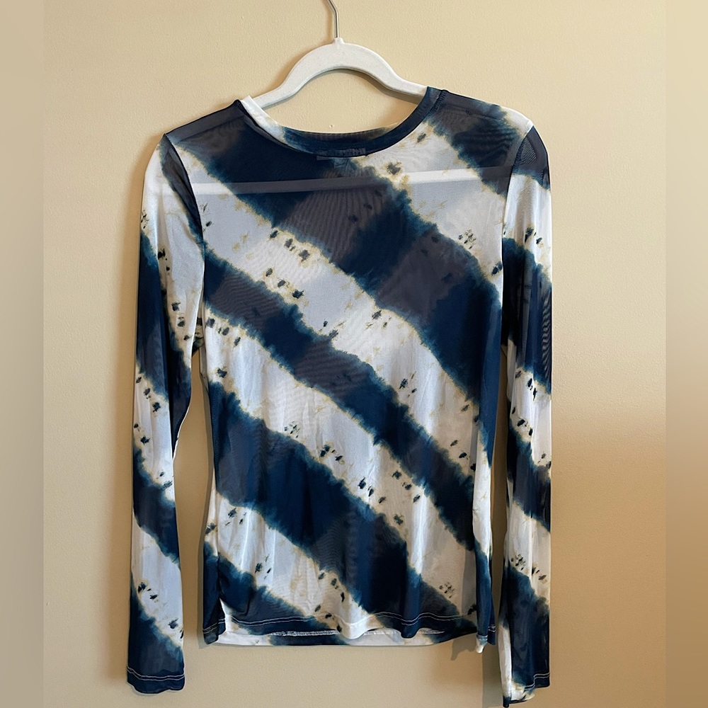 Haute Monde 1x mesh blue and white stripped shirt.